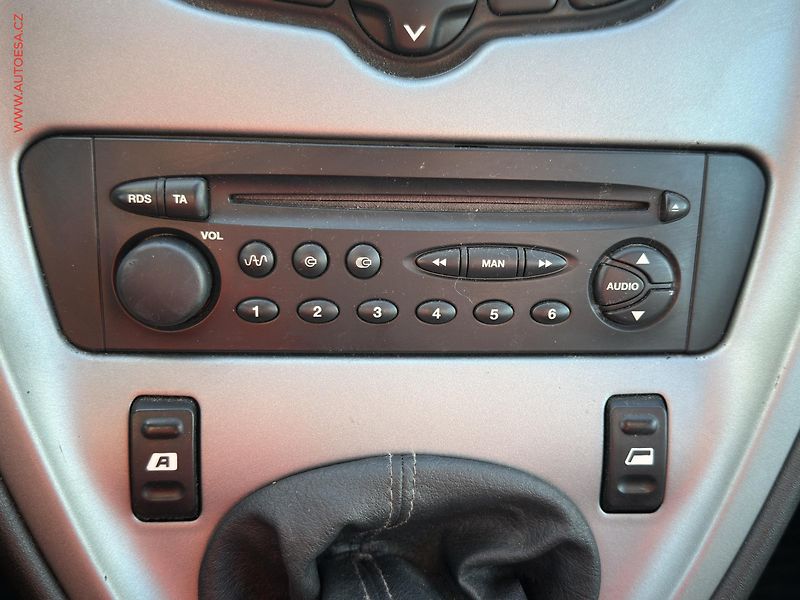Citroën Xsara Picasso (2006) 1.6i, autoAC, temp - fotka 15 z 18