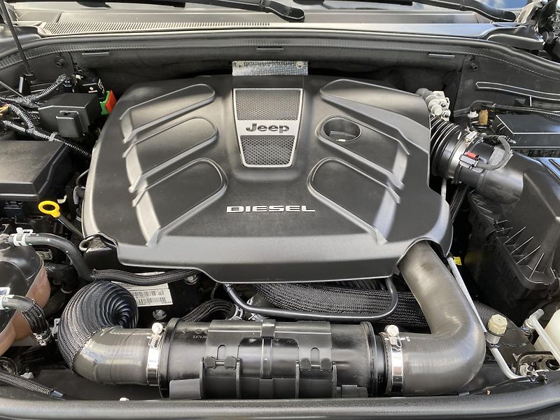 Jeep Grand Cherokee 3.0CRDi 4x4 SUMMIT EXTRA FULL! - fotka 89 z 181