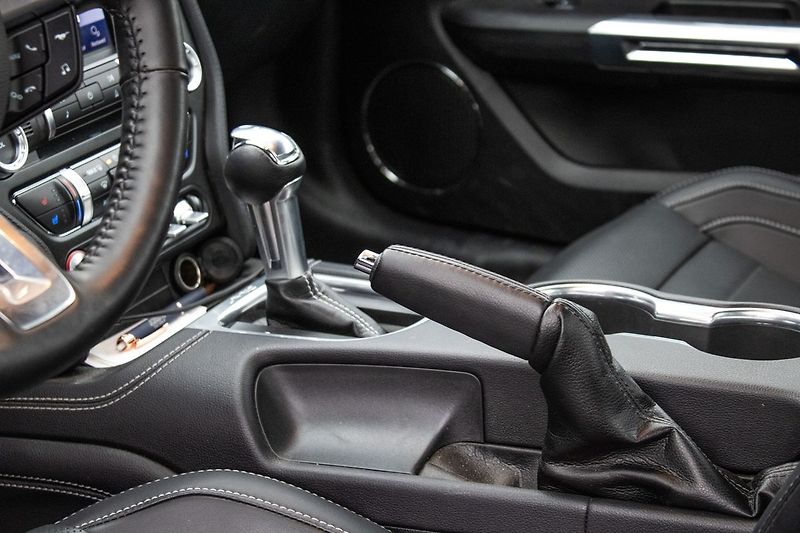 Ford Mustang - fotka 31 z 45