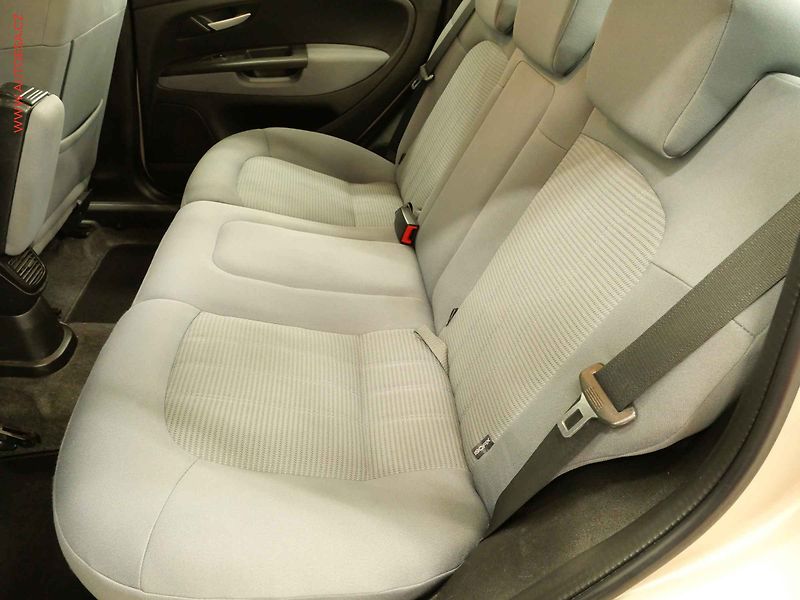 Fiat Linea (2011) 1.4i, ČR, Klima - fotka 10 z 20