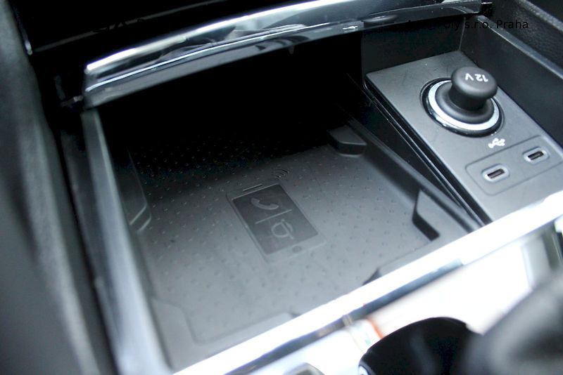 Škoda Karoq (2022) 2.0 TDI 110 kW Style - fotka 15 z 25