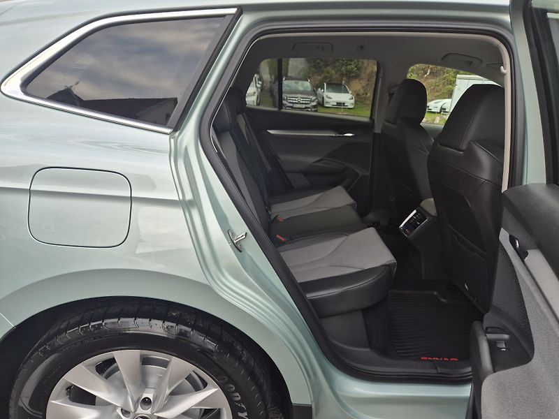 Škoda Enyaq 150kw, iV80 19ALU SOH 90% - fotka 15 z 44