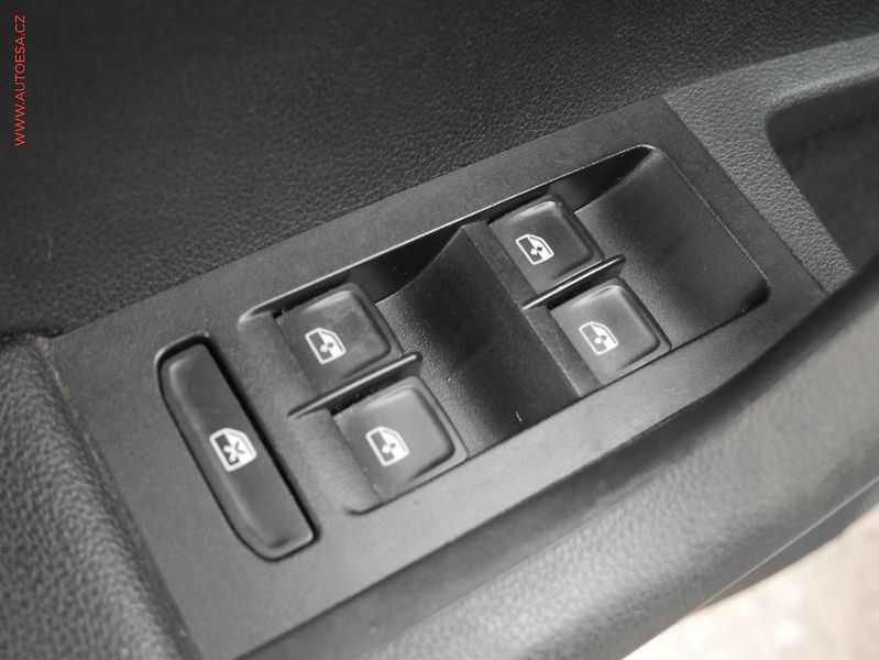 Škoda Octavia (2016) 1.6 TDi, AC, bixen. - fotka 18 z 22