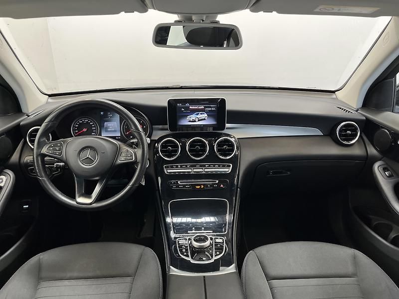 Mercedes-Benz GLC 220d 4MATIC - fotka 14 z 23