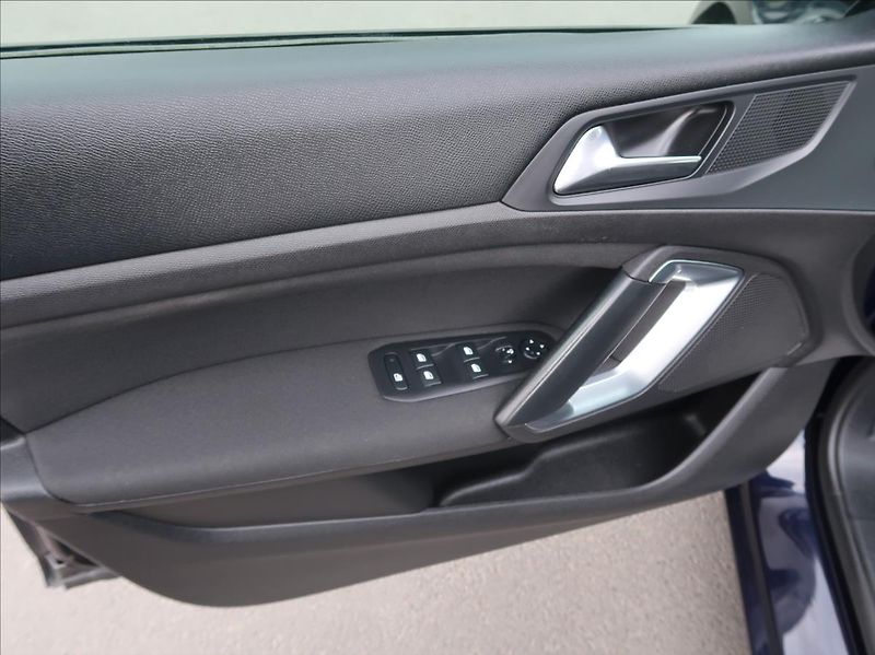 Peugeot 308 2,0 BHDi,110kW,BusinessLine - fotka 20 z 24