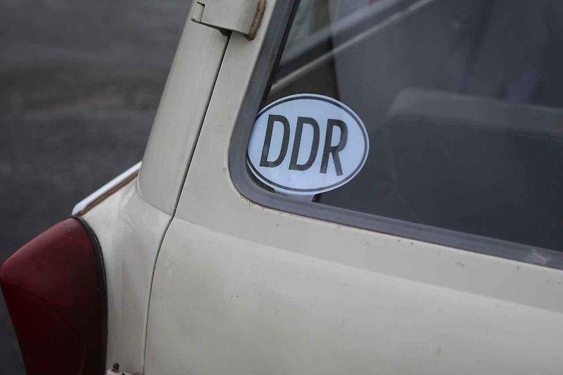 Výstava vozů Trabant při křtu knihy v plzeňském Depu 2015