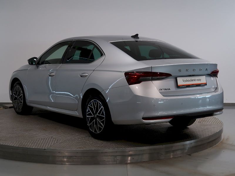 Škoda Octavia (2025) TOP SELECTION 2.0TDI 110KW DSG - fotka 7 z 39