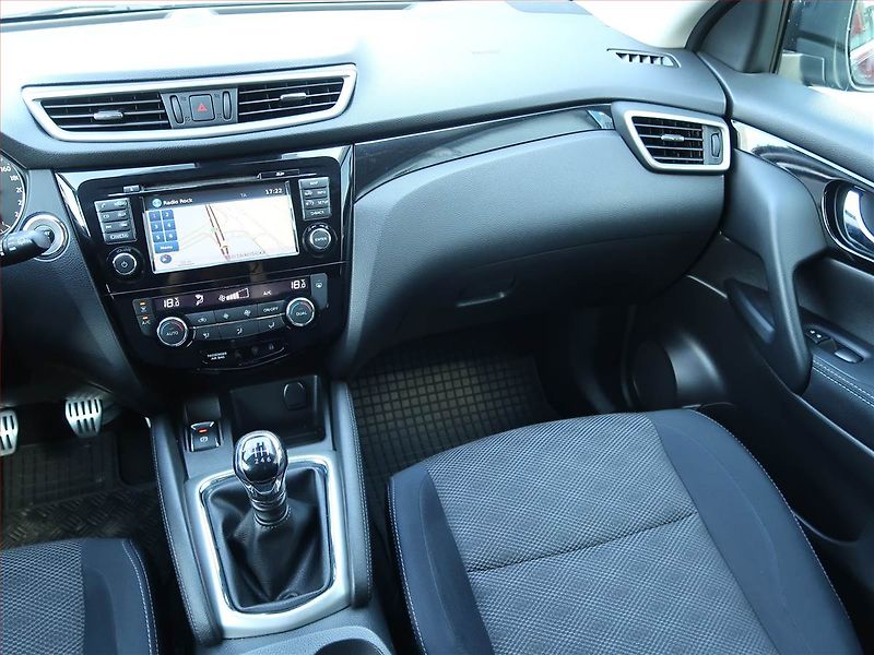 Nissan Qashqai (2014) 1.5 dCi, Serv.kniha, Navi - fotka 8 z 17