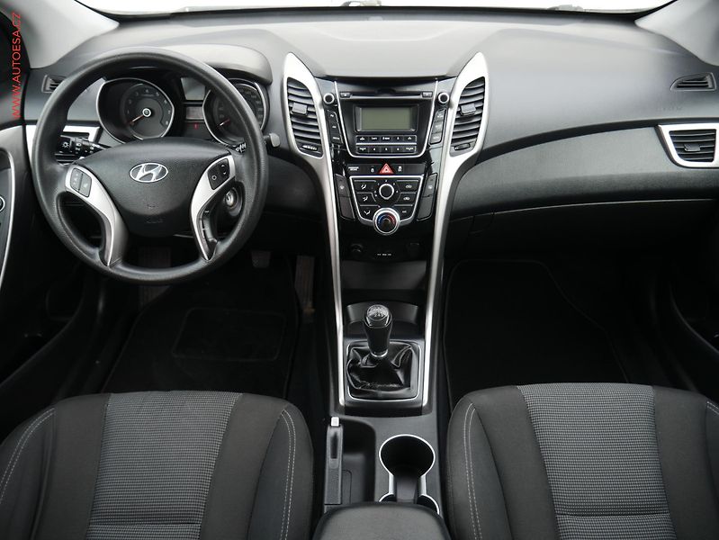 Hyundai i30 (2012) 1.4 i, ČR, AC - fotka 7 z 16