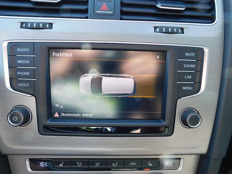 Volkswagen Golf (2015) VII KOMBI 2.0 TDI - fotka 10 z 45