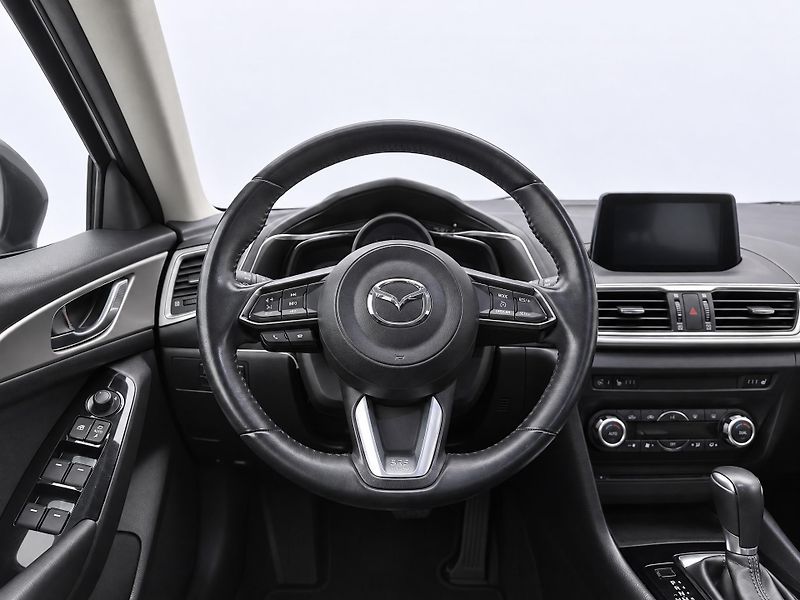 Mazda 3 2,0 Skyactiv-G 88kW Aut. Revol - fotka 15 z 30