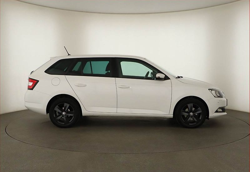 Škoda Fabia (2018) 1.0 TSI, Park. senzory - fotka 6 z 12