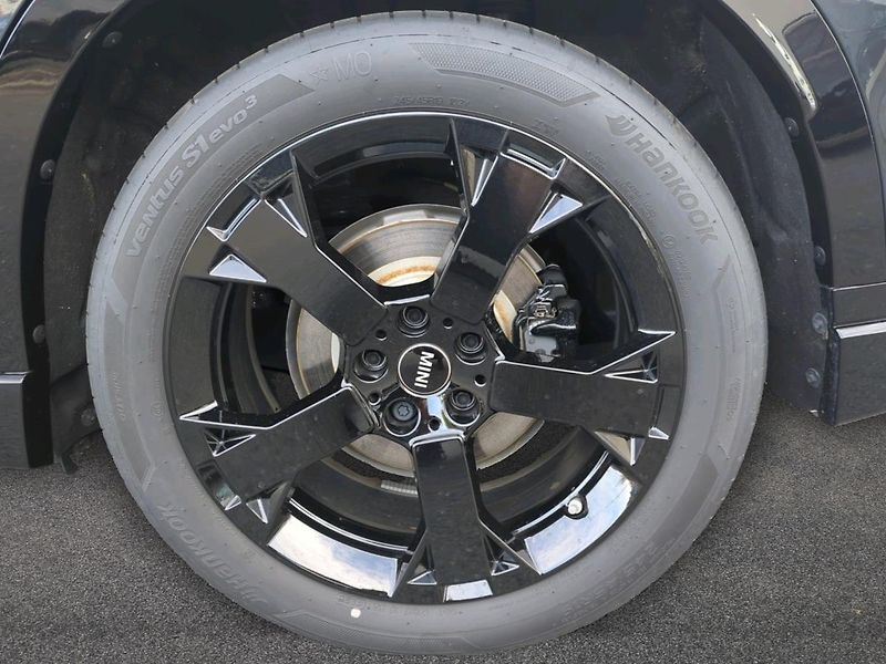 Mini Countryman SE ALL4 - fotka 12 z 15