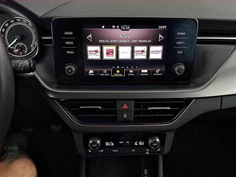 Škoda Scala (2019) Style 1.0 TSI, Kůže, Tempomat - fotka 12 z 17