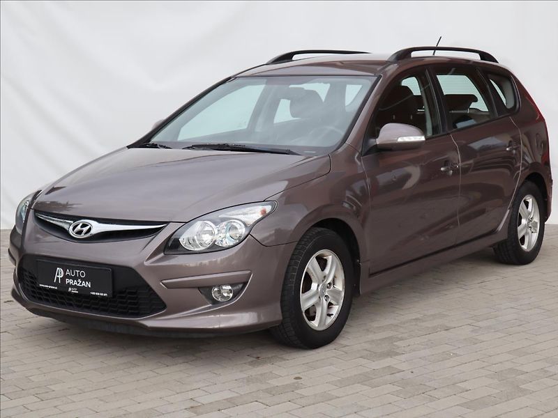 Hyundai i30 1,6   i SW DigiKlima,Tempomat, - fotka 3 z 28