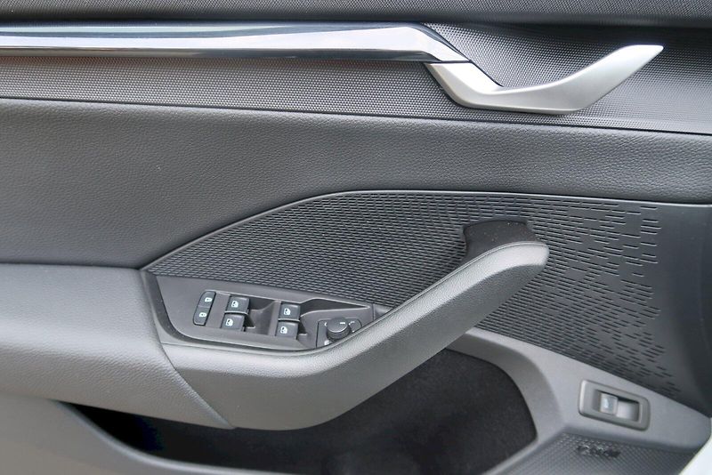 Škoda Octavia (2025) RS 2,0 TSI 195 kW DSG - fotka 14 z 30