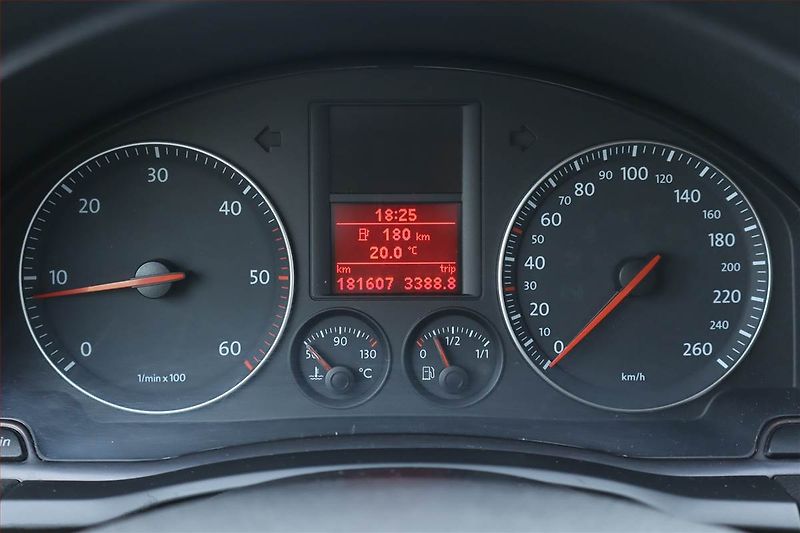 Volkswagen Jetta (2006) 1.9 TDI, Serv.kniha, po STK - fotka 11 z 18
