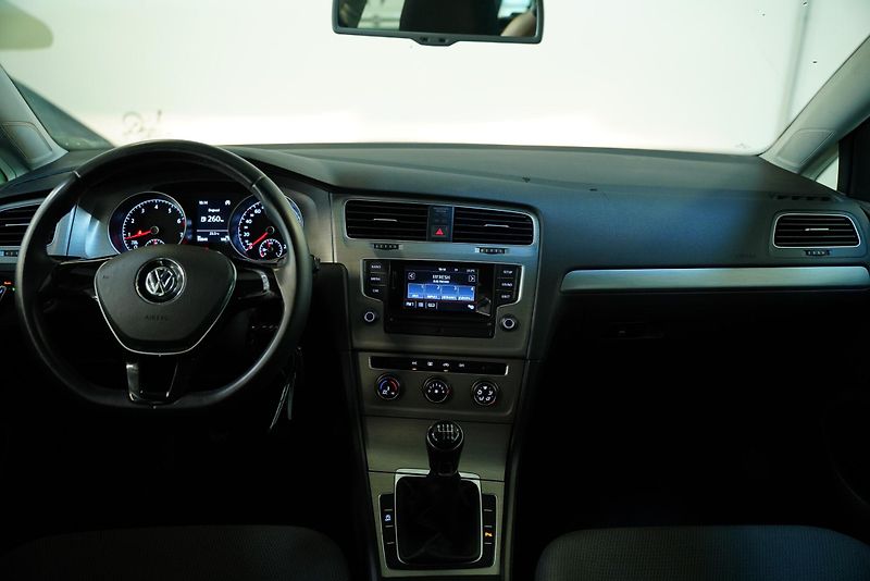Volkswagen Golf - fotka 5 z 26