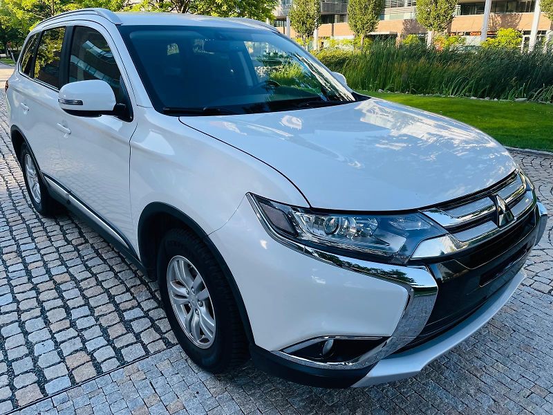 Mitsubishi Outlander 2.0i 1.MAJITEL SERVISKA TAŽNÉ - fotka 7 z 46