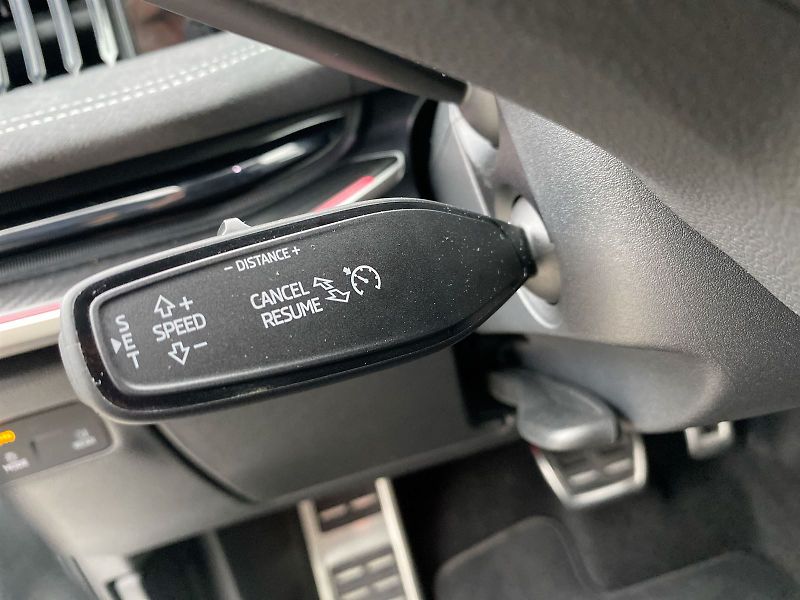 Škoda Superb (2025) Combi 2,0 TDI 4x4 DSG Sportlin - fotka 19 z 32