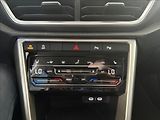 Volkswagen T-Roc 1,0   TSI 85kW,SERVISKA,1.MAJ - náhled 20