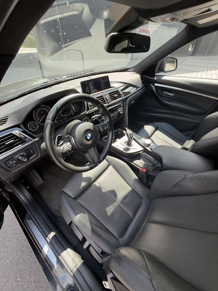 BMW Řada 3 (2016) BMW 320i xDrive - fotka 6 z 8