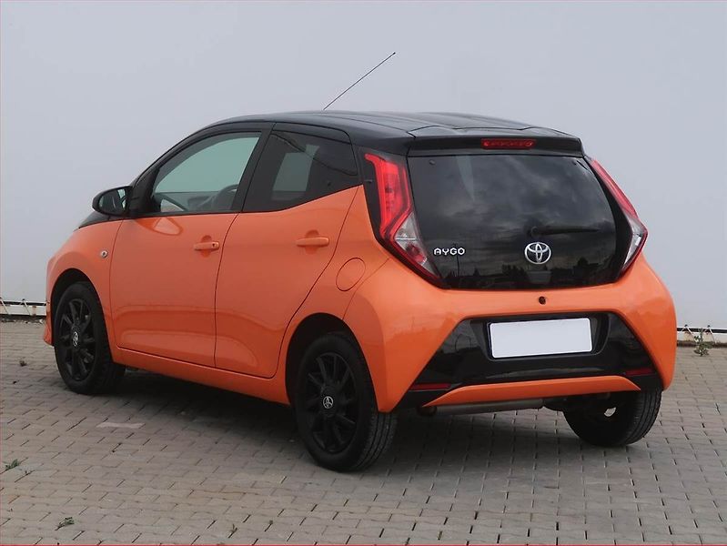 Toyota Aygo (2019) x-play 1.0 VVT-i, Serv.kniha - fotka 4 z 14