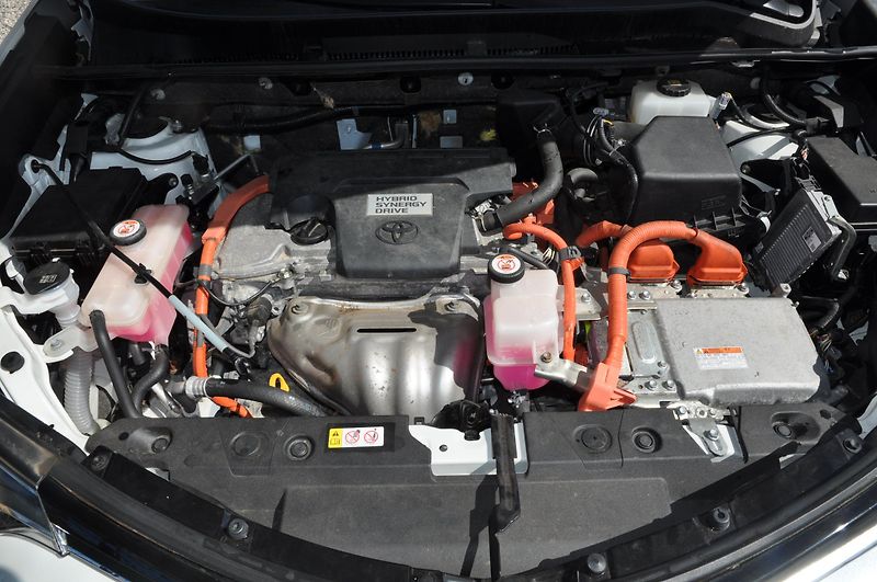Toyota RAV4 2.5HSD 114kW - fotka 10 z 18