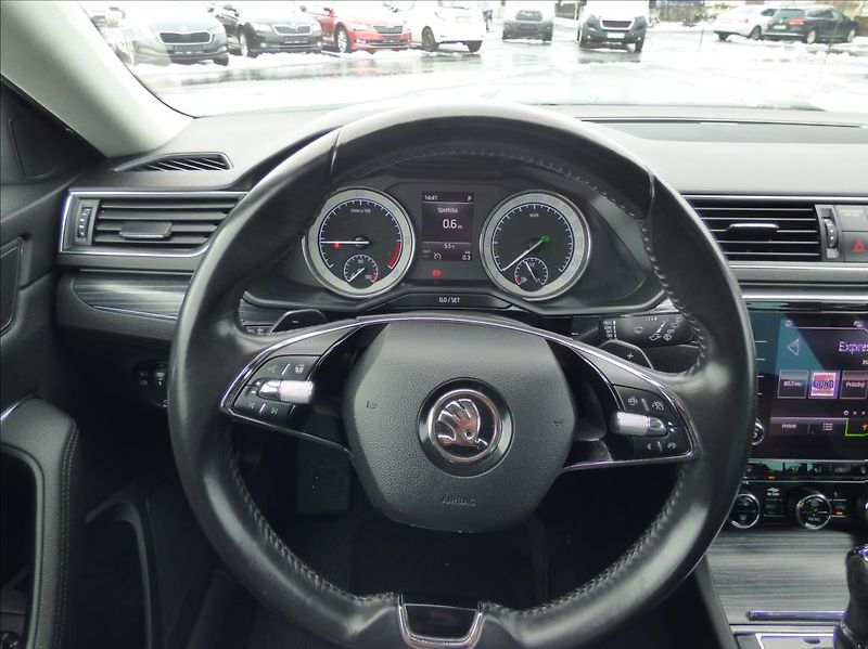 Škoda Superb 2,0 TDI DSG CRYSTAL LIGHT  Sty - fotka 37 z 78