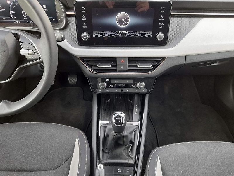 Škoda Scala First Edition 1.0 TSI 85kW 6MP - fotka 15 z 20