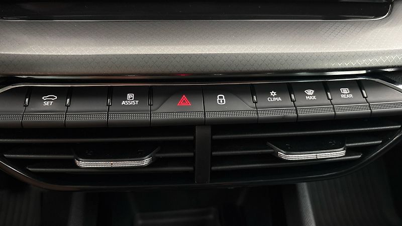 Škoda Octavia 2.0 TDI Ambition Combi - fotka 13 z 24