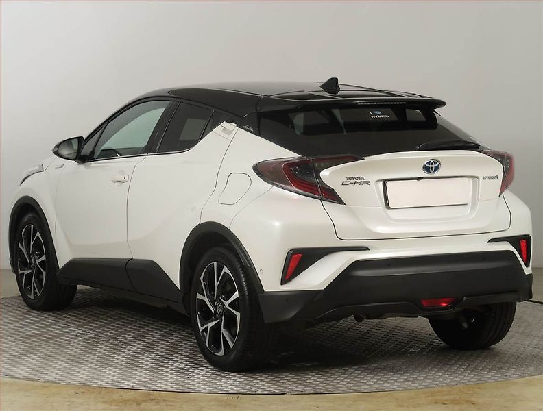 Toyota C-HR (2019) Selection 1.8 Hybrid - fotka 4 z 21