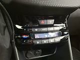 Peugeot 2008 (2015) 1.6 e-HDi, Tempomat - náhled 15