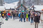 Čilý turistický ruch na Gubalówce