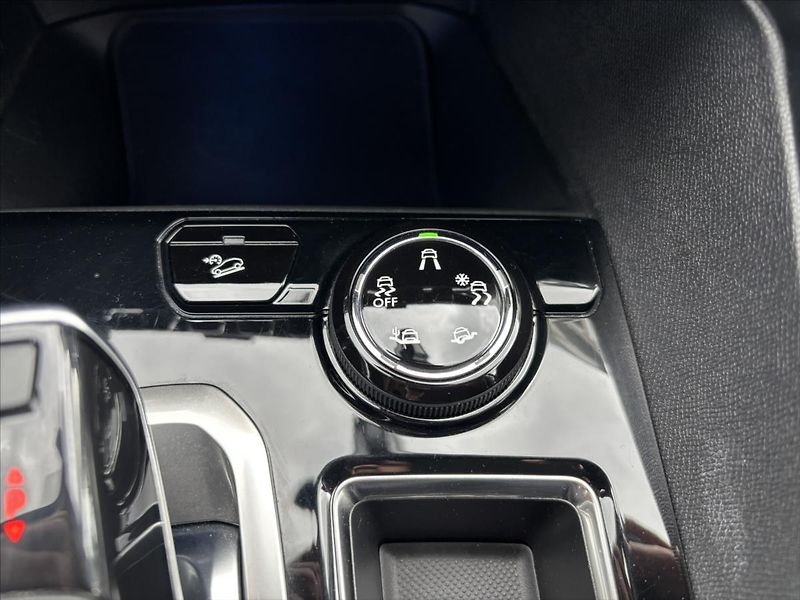 Peugeot 3008 1,2 PT AT 1.ČR PLNÝ SERVIS - fotka 28 z 37