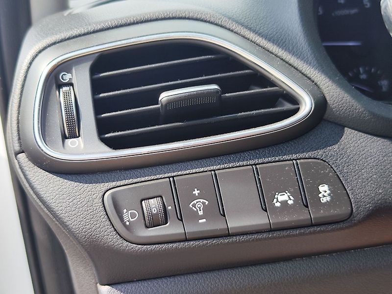 Hyundai i30 1.0 T-GDI/88kW Best of Czech - fotka 23 z 28