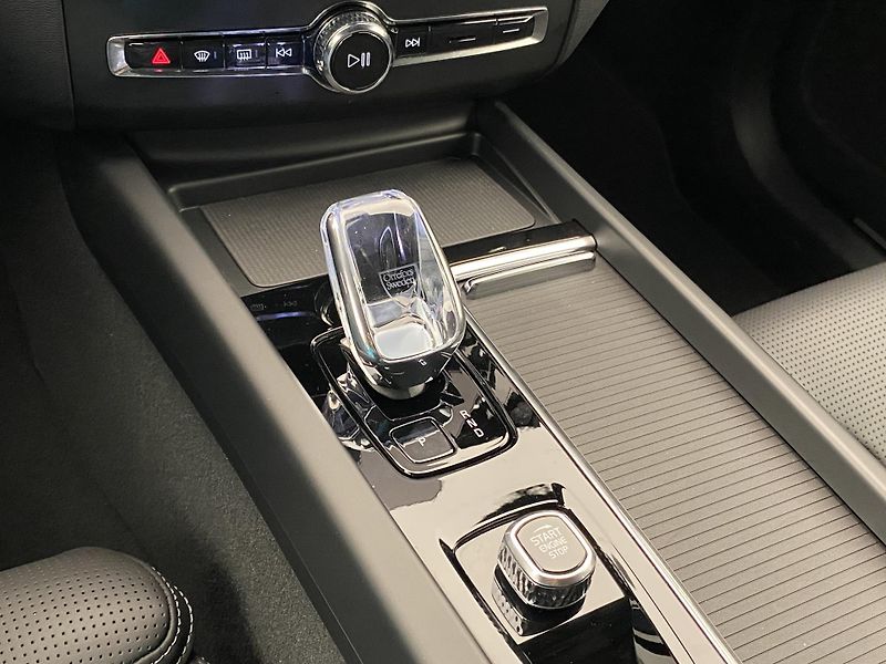 Volvo XC60 T8 AWD RECHARGE BLACK EDITION - fotka 27 z 64