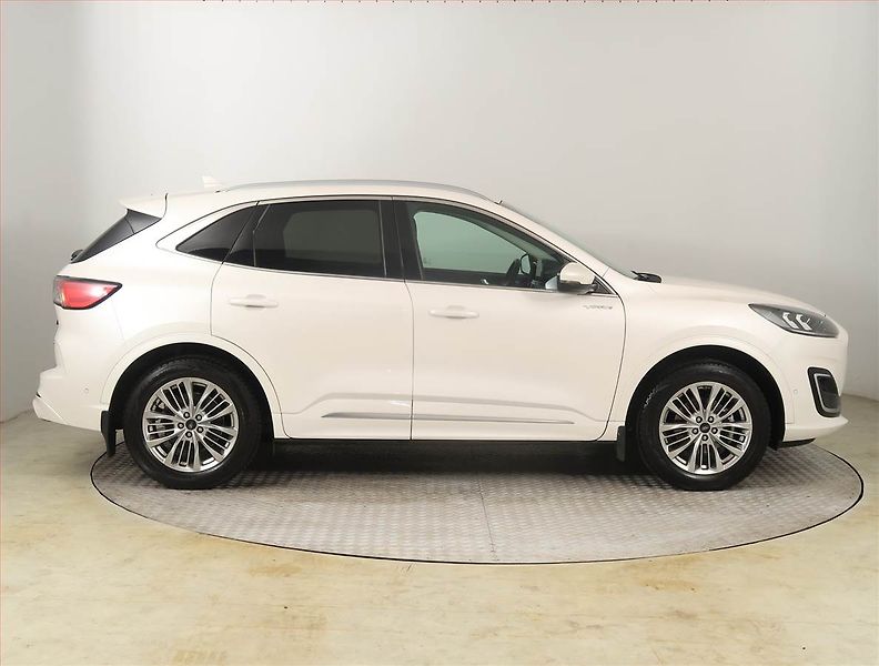 Ford Kuga (2023) Vignale 2.5 Hybrid - fotka 6 z 27