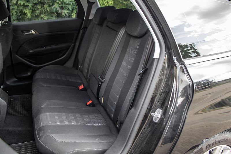 Peugeot 308 - fotka 19 z 21
