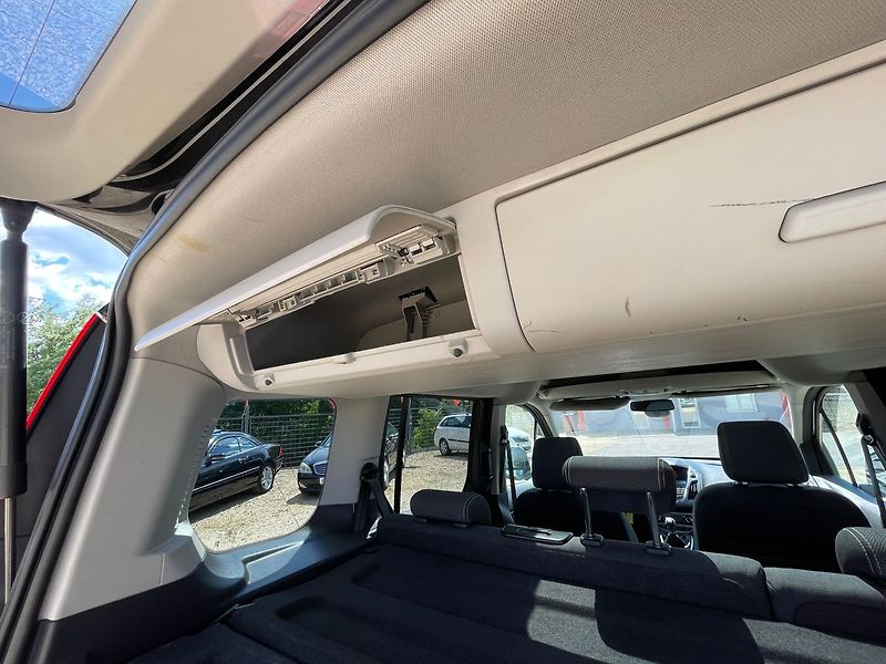 Ford Tourneo Connect 1.6 TDCi 70kW*NOVÉ ROZVODY* - fotka 14 z 29