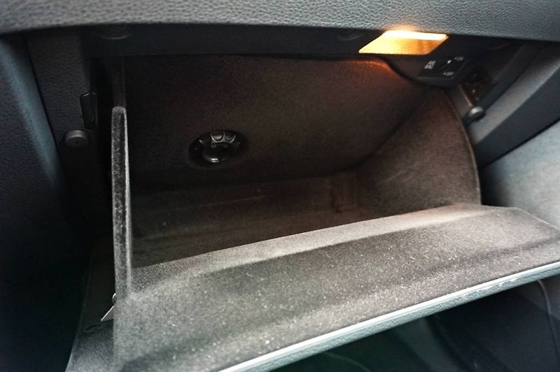 Volkswagen Sharan (2015) CUP 2,0 TDI 130 kW - fotka 34 z 54