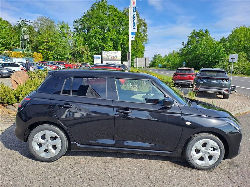 Suzuki Swift (2026) 1,2 PREMIUM HYBRID - fotka 4 z 22