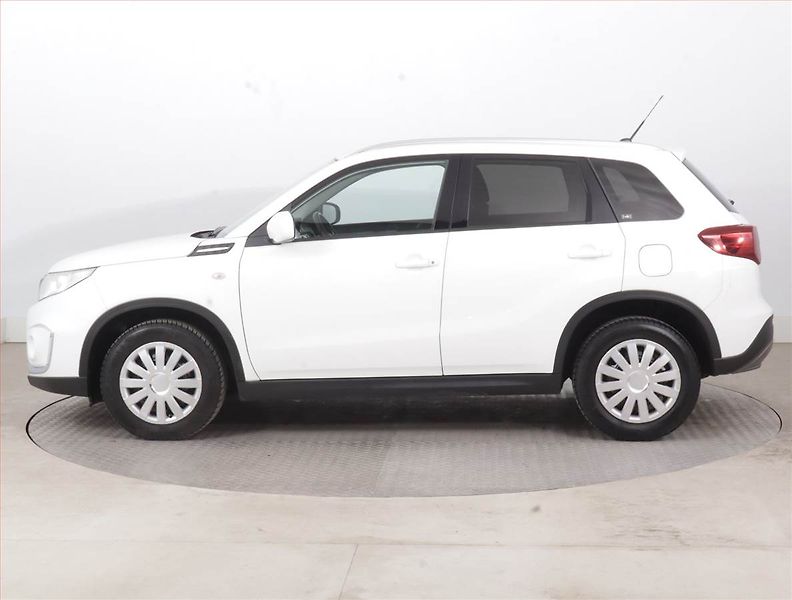 Suzuki Vitara (2018) 1.0 BoosterJet, Automat - fotka 3 z 16