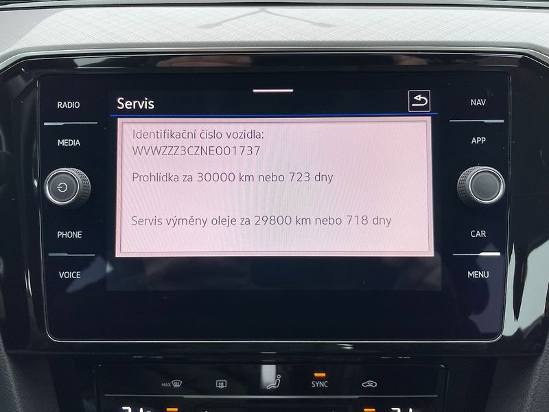 Volkswagen Passat (2021) Com. Style Business DSG! Navi! - fotka 23 z 40