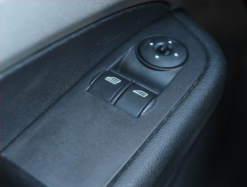 Ford Focus (2008) 1.6 16V, po STK - fotka 15 z 16
