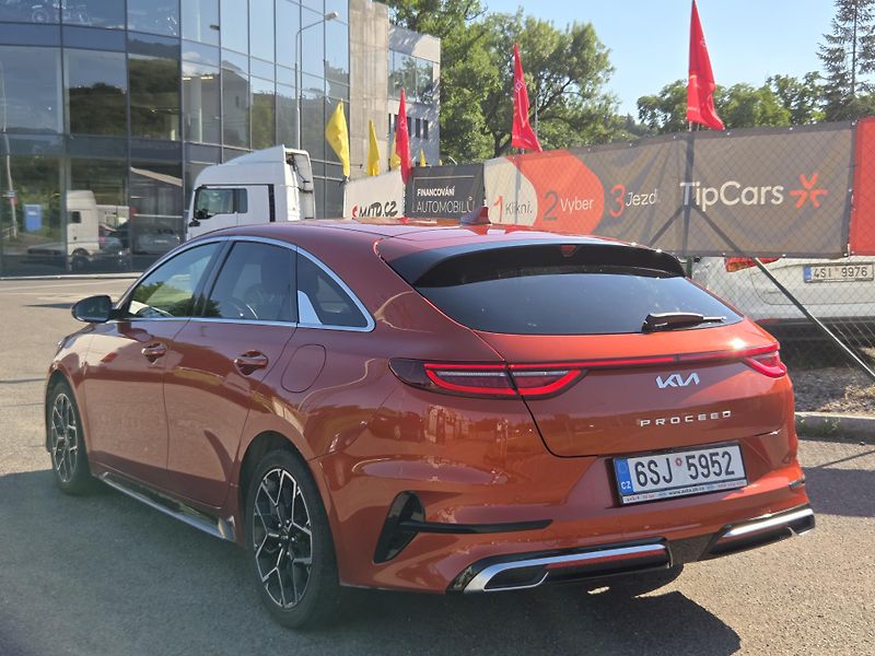 Kia ProCeed 1,5T-GDi lze i na splátky VŠEM - fotka 6 z 12