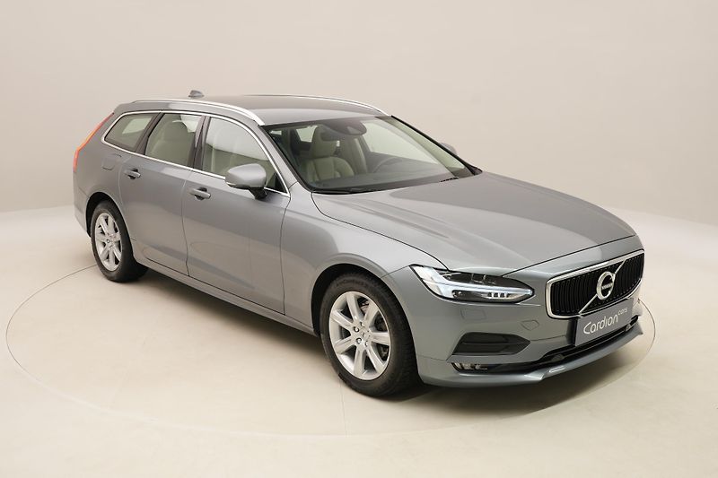 Volvo V90 D4 MOMENTUM AUT - fotka 15 z 48