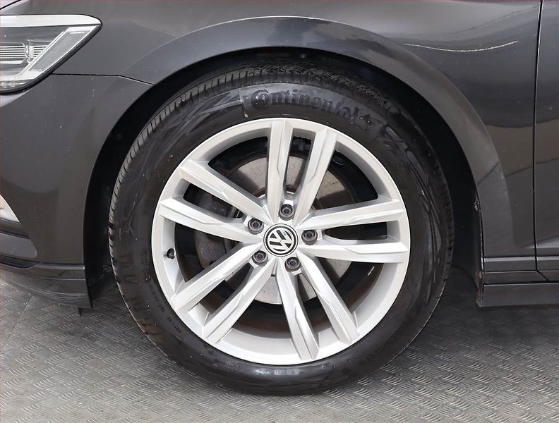 Volkswagen Passat (2019) 2.0 TDI, Navi, Tempomat - fotka 15 z 18
