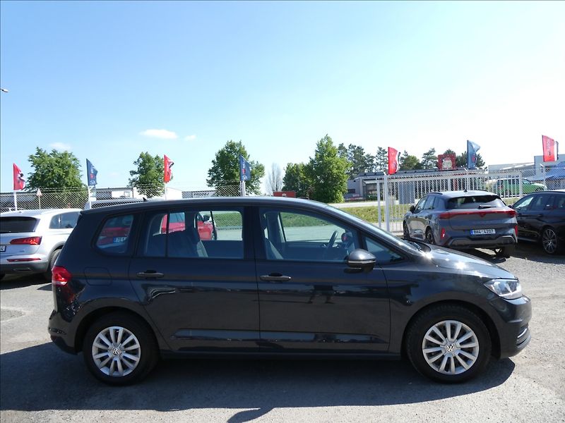 Volkswagen Touran 1,6 TDi DSG 7.míst,1maj.,závěs - fotka 10 z 35