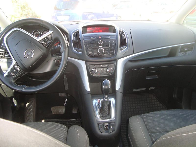 Opel Zafira (2015) Tourer 1,6 - fotka 8 z 16